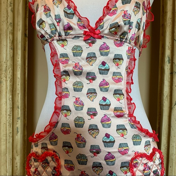 VS Vintage Sexy Little Things Cupcake Bakery Apron - Picture 6 of 14